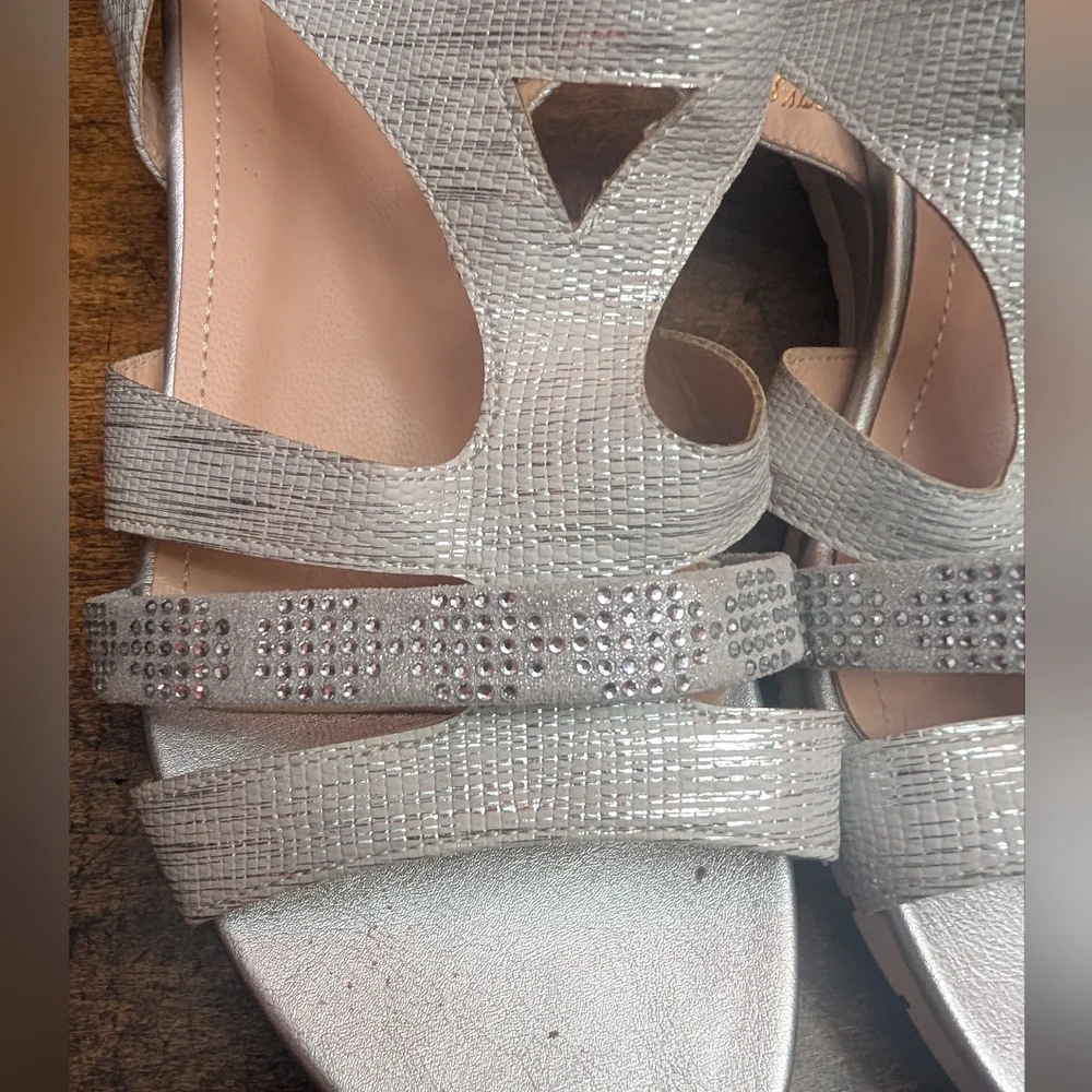 Dream Pairs Silver Rhinestone Sandals Size 9 - Picture 3 of 9